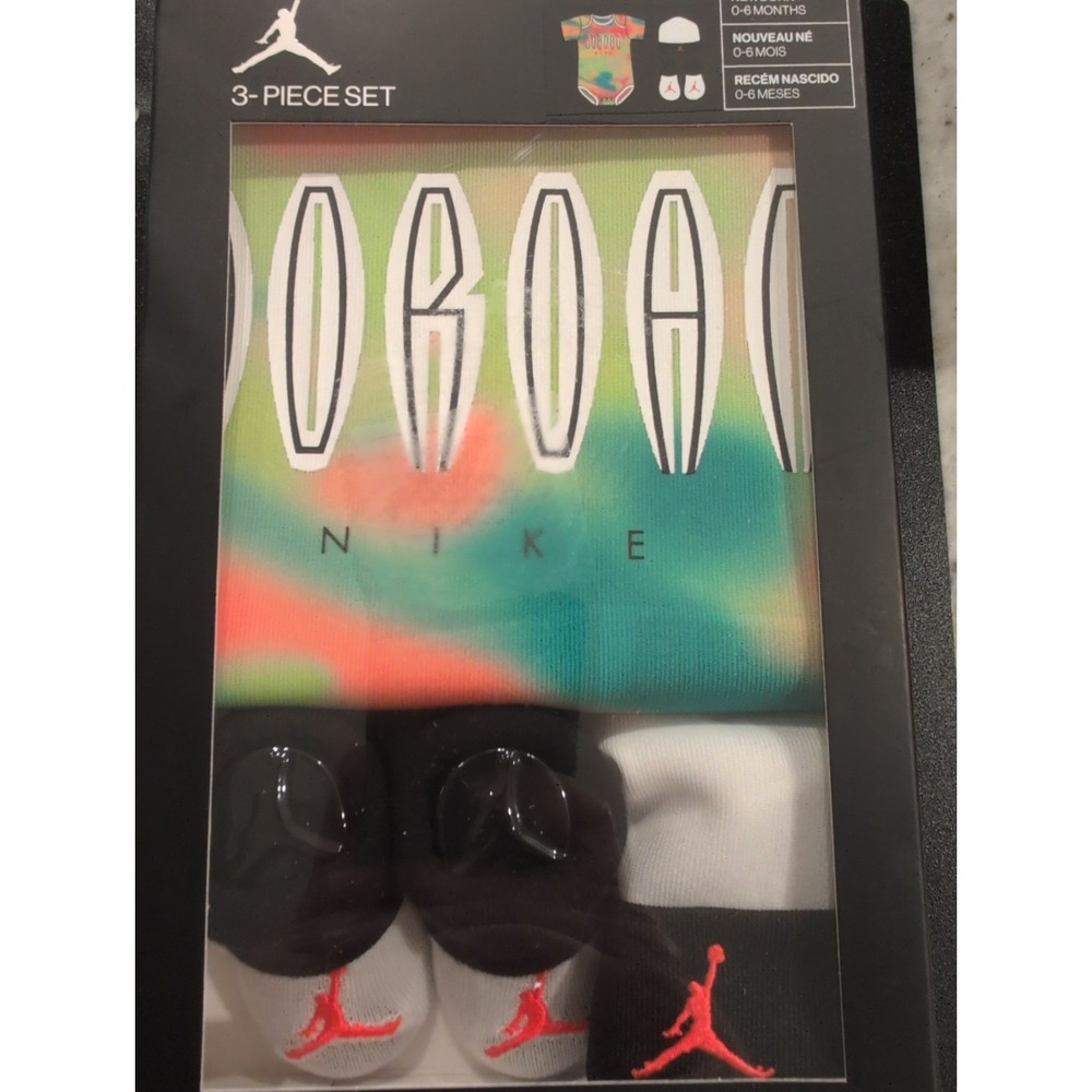 Nike Jordan Unisex New Born 3 Piece Set Size  0-6  months